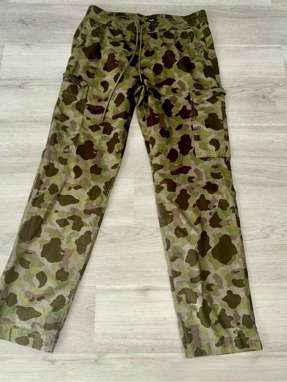 Express Camouflage Cargo Shorts in Olive Green & Brown